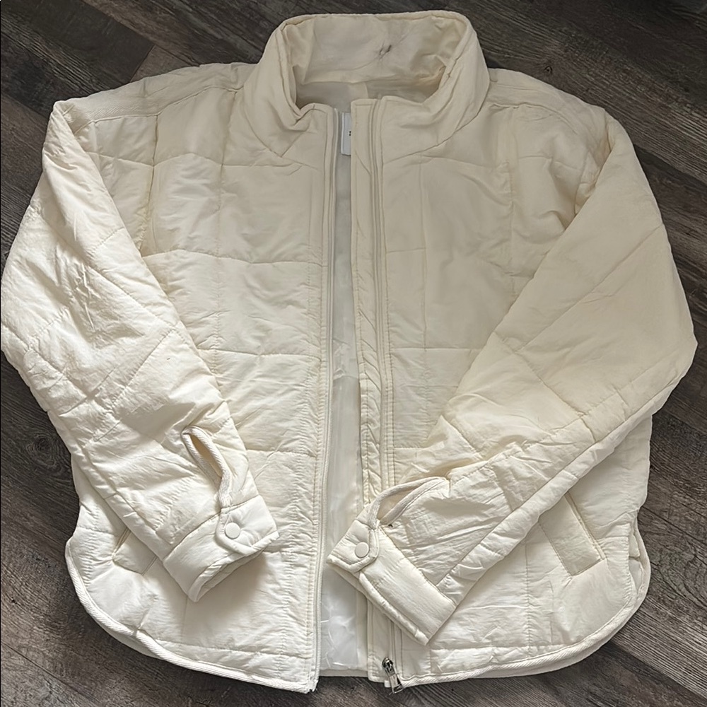 Women's Cream/white Quilted puffer Jacket